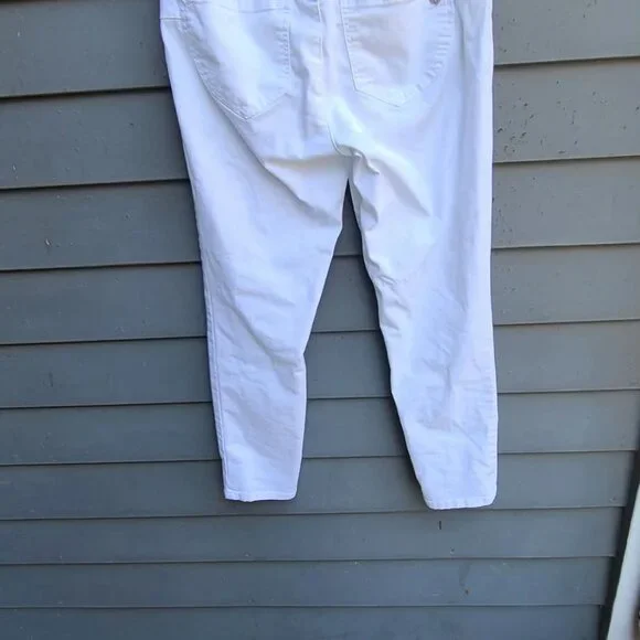 Democracy White Jeans size 8 - Picture 8 of 12